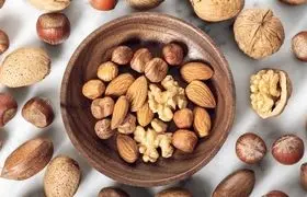 بادام یا گردو، کدامیک بهتر است؟