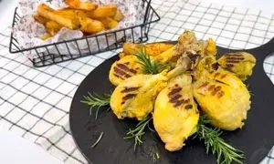 مرغ دوغی خوشمزه با زعفران و کره ؛ آموزش تهیه مرغ دوغی