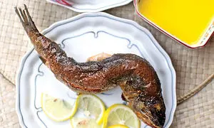 ماهی کبابی با سس انار یک غذای دریایی پر خواص