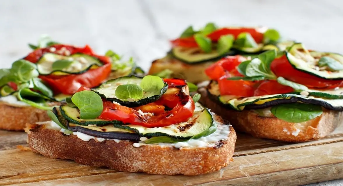 دستور پخت اسنک بادمجان؛ عصرانه‌ای جذاب و لذیذ