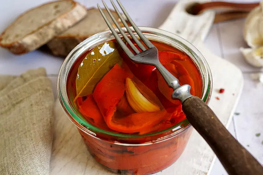 طرز تهیه ترشی فلفل شیرین کبابی